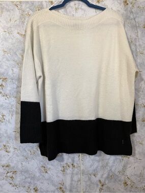 DKNY Cream and Black Colorblock Crewneck Sweater